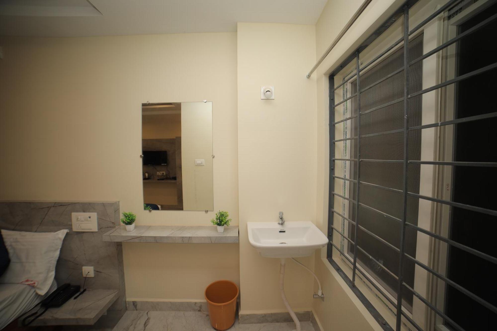Sri Ganesh Residency Hotel Tirupati Exterior photo