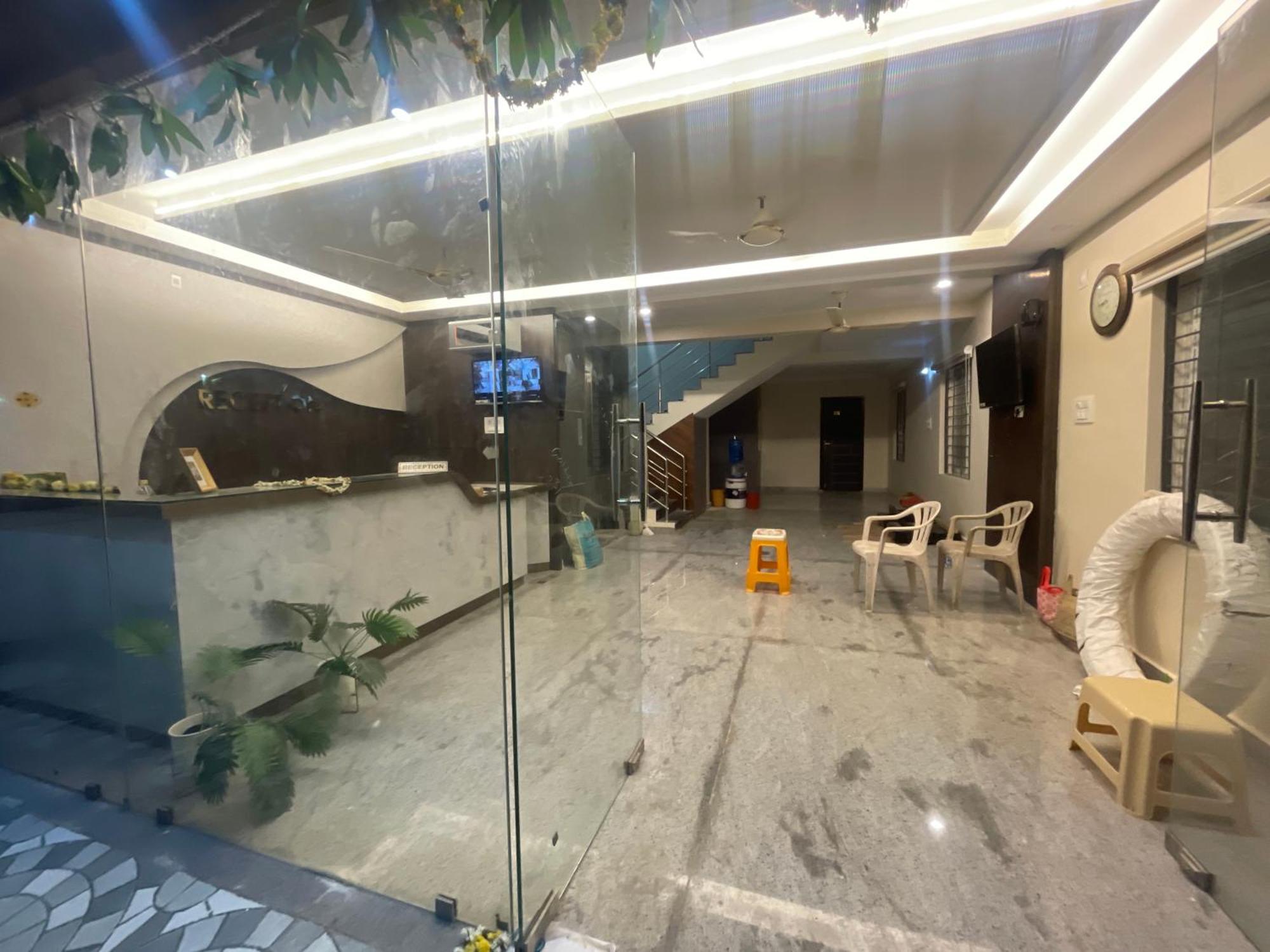 Sri Ganesh Residency Hotel Tirupati Exterior photo
